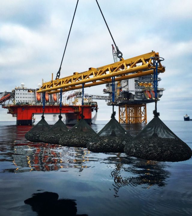 Rockbags erosionsskydd offshore vid vindkraftverk och kraftledningar